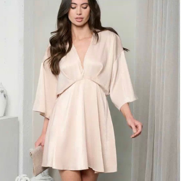 #79 Light pink silky romper - Picture 1 of 4